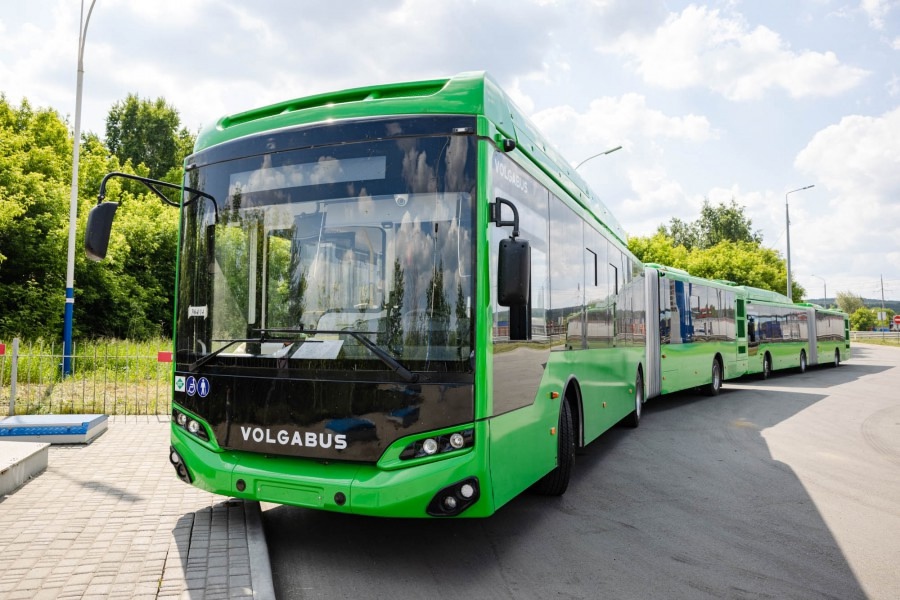 В Екатеринбург прибыли первые 10 автобусов особо большого класса Volgabus 6271G2.